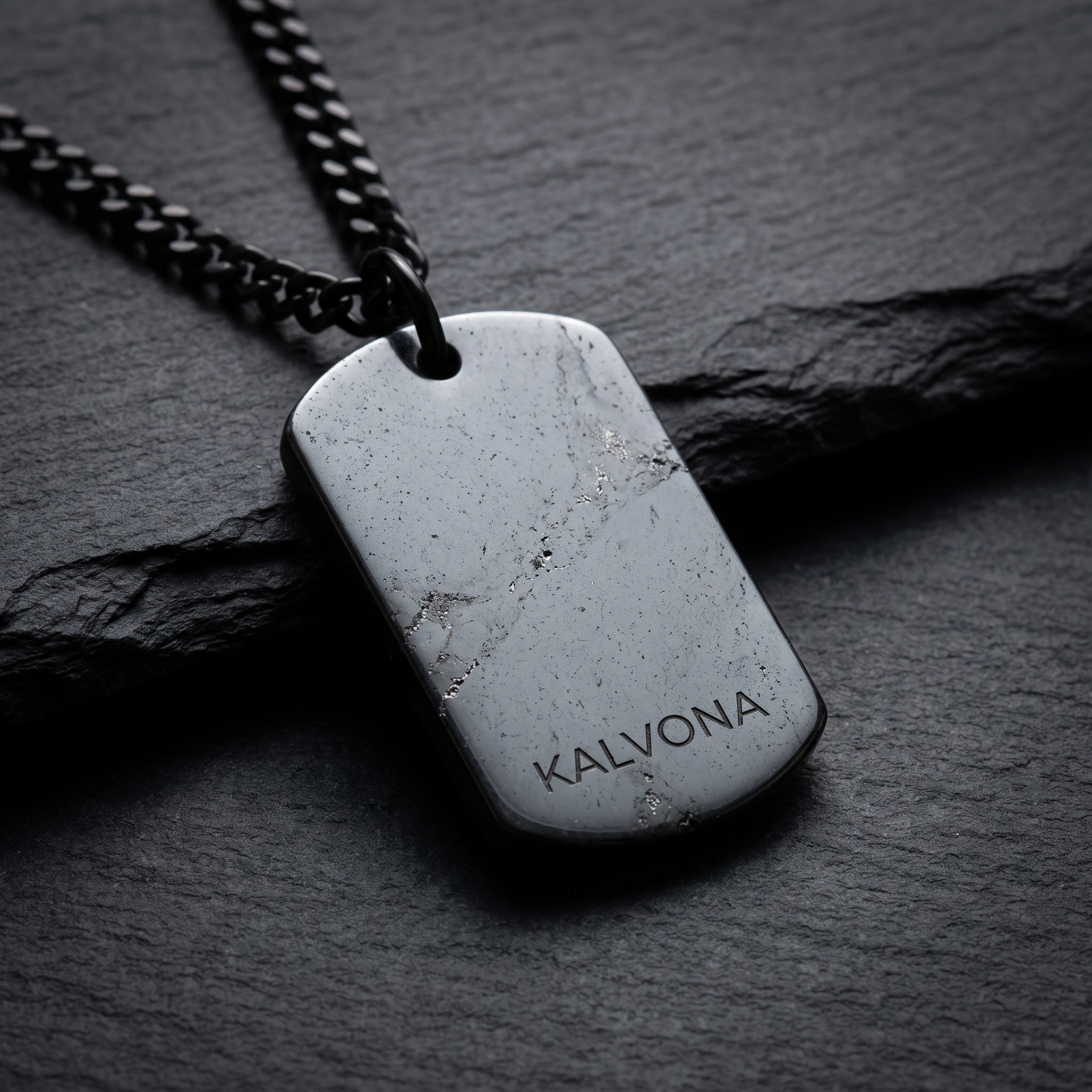 Détail pierre hématite du collier Kalvona